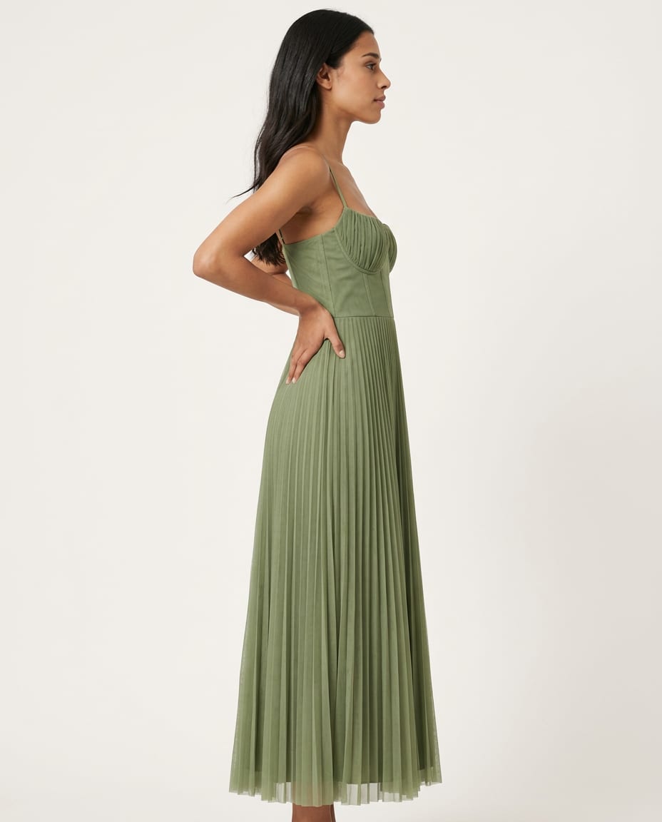 Vera Elegant Pleated Midi Dress