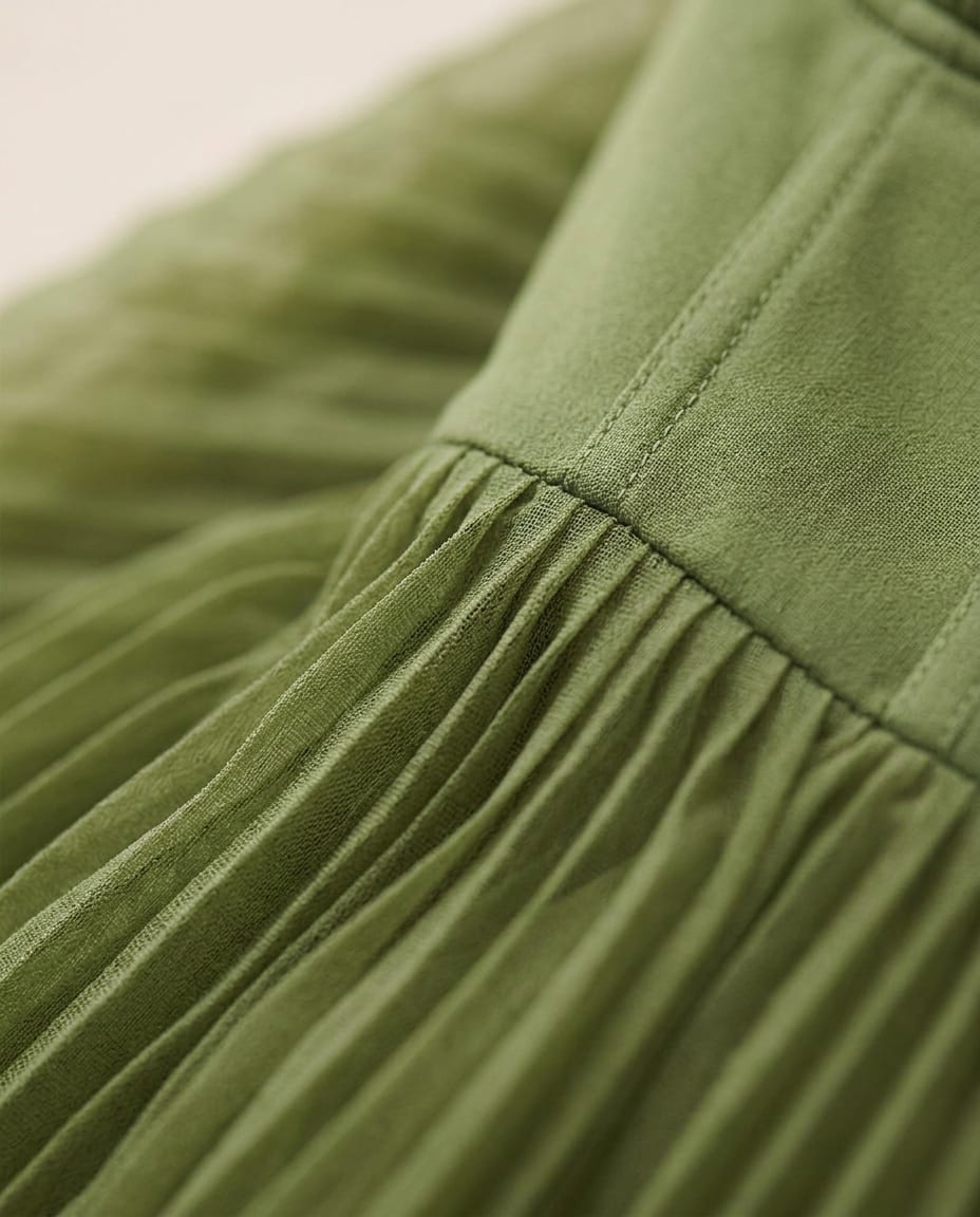 Vera Elegant Pleated Midi Dress